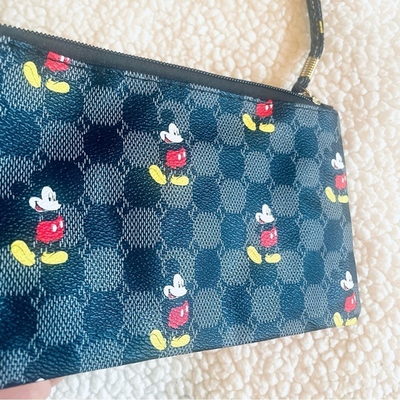 NWT Mickey Mouse Wallet - Coin Purse, Clutch Luxury Phone Pouch with Handle GRAY - Picture 2 of 2